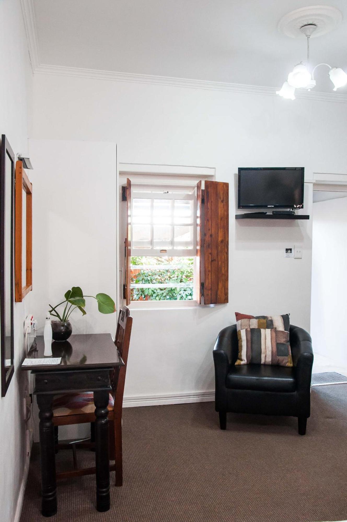 6 On Kloof Guest House Bredasdorp Exterior foto