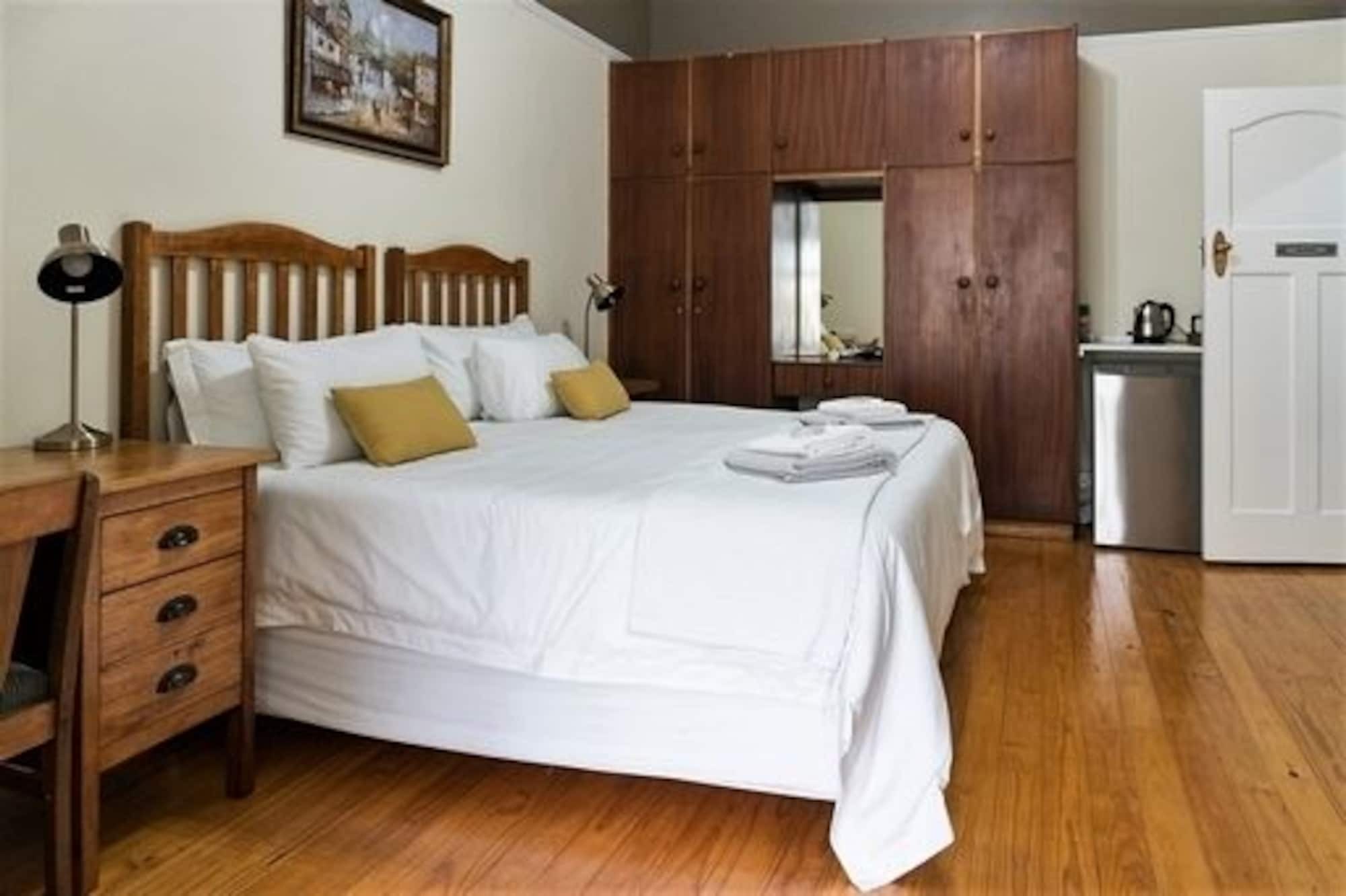 6 On Kloof Guest House Bredasdorp Exterior foto